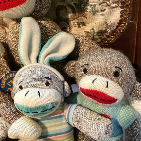 Got Monkeys?? Lot of Five Sock Monkeys. approximately 24 inches to 6 inches from - Picture 5 of 7